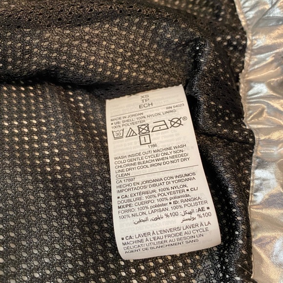 Old Navy Active Jacket Size Extra Small XS EUC - Picture 4 of 4